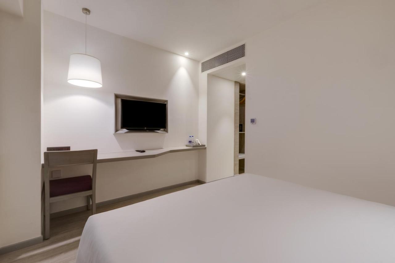 7 Apple Hotel Mahape, Navi Mumbai Exterior photo